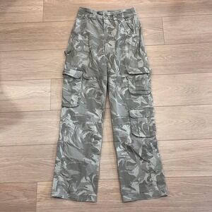 Abercrombie & Fitch 90s Straight Leg Curve Love Camo Carpenter Cargo Pants 26